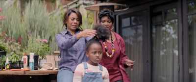 -Ow!
-Maya, you're pulling the baby's hair. - Me Time