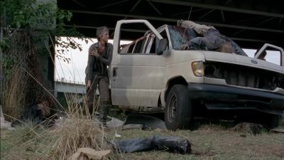Ow. - The Walking Dead