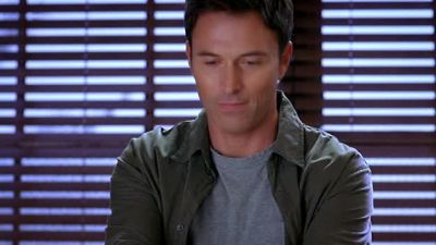 Ow! - Grey's Anatomy