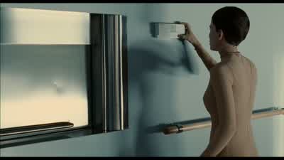 Oye, no se si estas ahi?. - The Skin I Live In