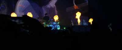 [OZZY]
Are you going to go crazy
for this very last song? - Black Sabbath: The End of The End