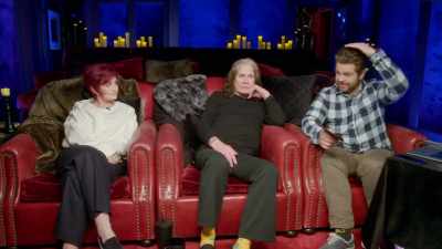 - [Ozzy] Uh-huh.
- His flattop right now - The Osbournes Want to Believe