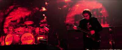 [OZZY] We go in there
with a mission to get
that audience going nuts, - Black Sabbath: The End of The End