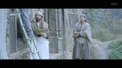 Płacę ci dwa tysiące. Przyłóż się. - No Fathers in Kashmir