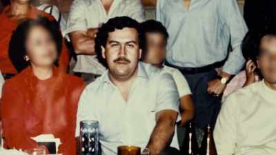 Pablo would, and the Medellín Cartel
would handle Miami, - Ross Kemp: Mafia and Britain