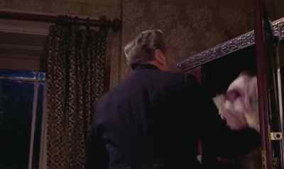 - Pack your things,
we're leaving. - The Reptile