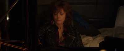♪ Pack yourself
a toothbrush dear ♪ - A Bad Moms Christmas