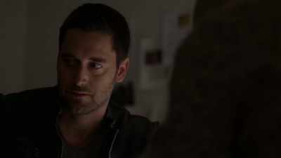 [ Pages turning ] - The Blacklist: Redemption