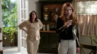 Paige. Hi. - Famous in Love