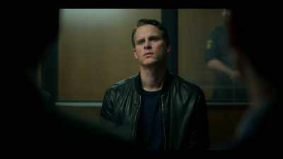 Paint the Swedish flag on the boy's face, - Young Wallander