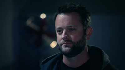 Pairs of complete strangers sit
facing each other, - Derren Brown: Sacrifice