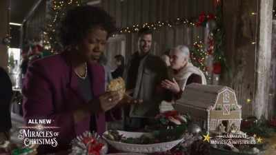 Pamela Franks
is eating my cookies! - Cranberry Christmas