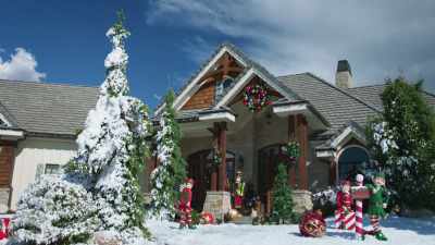 PAMELA: So my great
grandmother, who - Haul Out the Holly: Lit Up