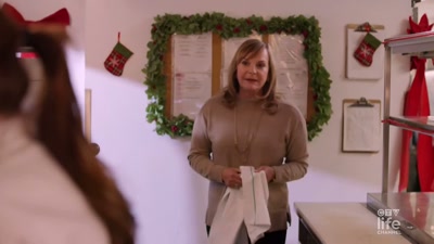 [pan rattling] - A Brush with Christmas