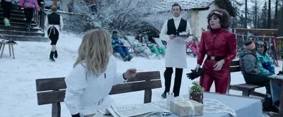 - Paola, darling.
- Oh. - House of Gucci