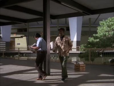 PAPERS!
GET YOUR MORNING PAPERS! - Hawaii Five-0