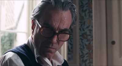 (papers rustling) - Phantom Thread