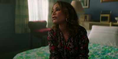 Papi, what's taking you
so long, I have to get
back down to the bodega. - Katy Keene
