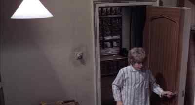 ¶ [MRS. FORREST HUMS] - Whoever Slew Auntie Roo?