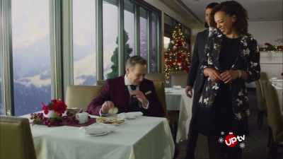 Pardon!
-Laat me raden. We zitten hier? - Snowbound for Christmas