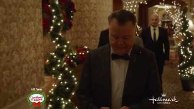 - Parents here, on our way. - A Royal Queens Christmas