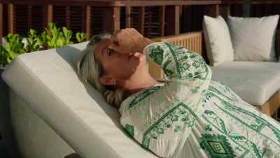 Particularly
with a distraction? - Love in the Maldives