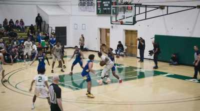Pass to Hampton, will bulldoze in, - Last Chance U: Basketball