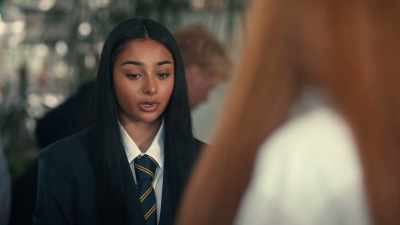 Pass me the thread, Harriet.
Do you want to help, - Geek Girl