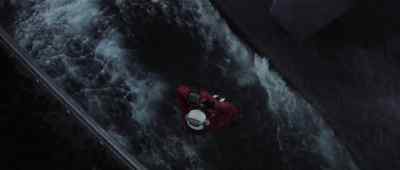 Passenger's halfway down,
drifting forward. Start forward. - The Hunt for Red October
