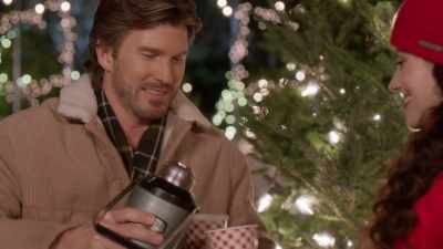 -(Patrick chuckles)
-(Bonnie laughs) - The Secret Gift of Christmas