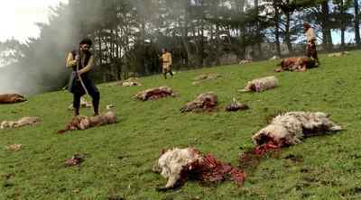 PATRICK:
There were strange lights
in the sky, - Legend of the Seeker