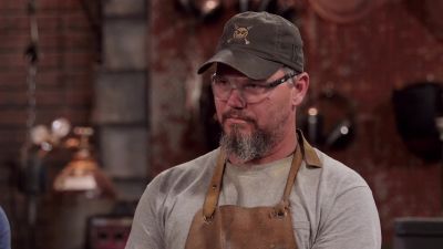 - Paul, your handle
feels really good, - Forged in Fire