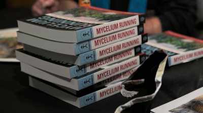 Paul Stamets's book
Mycelium Running - Fantastic Fungi