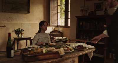Pauline, what are you doing?
We're waiting for you. - The Taste of Things