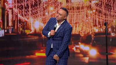 Pay attention though,
a couple of seconds - Russell Peters: Deported