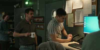 - Pays to check these things, Baz.
- This is bullshit! - The Rig