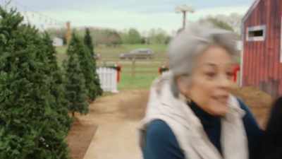♪ Peace and joy
around the world ♪ - Steppin' into the Holiday