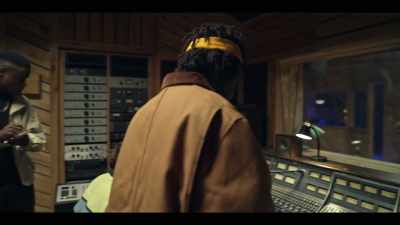 ‐ Peace.
‐ What's going on? - Wu-Tang: An American Saga
