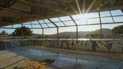 [Pedrick] Inside
all the rooms
look identical, - Mysteries of the Abandoned