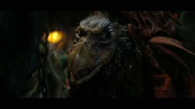 Peeper beetle goes chomp, chomp, chomp! - The Dark Crystal: Age of Resistance