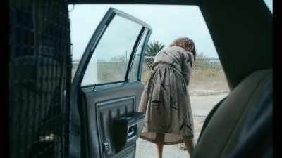 [pensive music playing] - Griselda