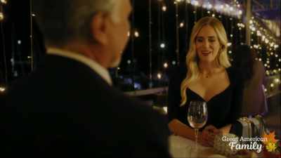 Pentru că lui Theo
îi place discreția. - A Royal Seaside Romance