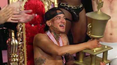 (people applauding) - GoGo for the Gold
