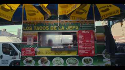 People are moving up and down,
left and right, jumping on trains, - Street Food: USA
