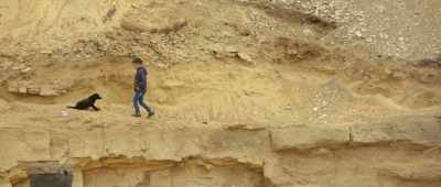 [people chattering indistinctly
in Arabic] - Secrets of the Saqqara Tomb
