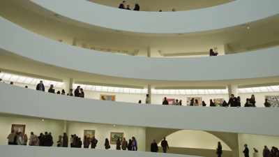 (people chatting) - Frank Lloyd Wright: The Man Who Built America