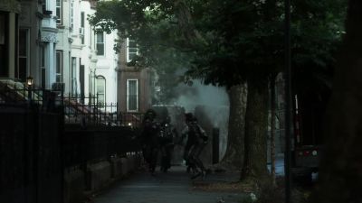 [people cheering] - Gotham