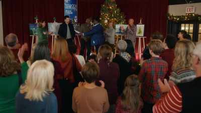 [people cheering] - Our Christmas Mural