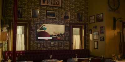 [people clamoring on TV] - Murder Mystery 2