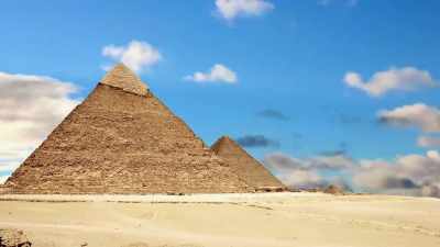 People when faced by the pyramids, - Ancient Engineering